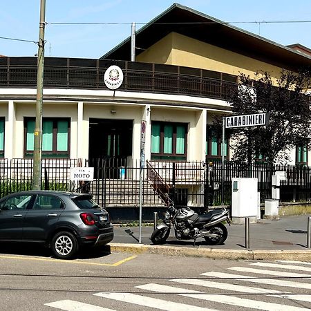 Borgo Milanese - Bocconi 15 Minuti Milão Exterior foto